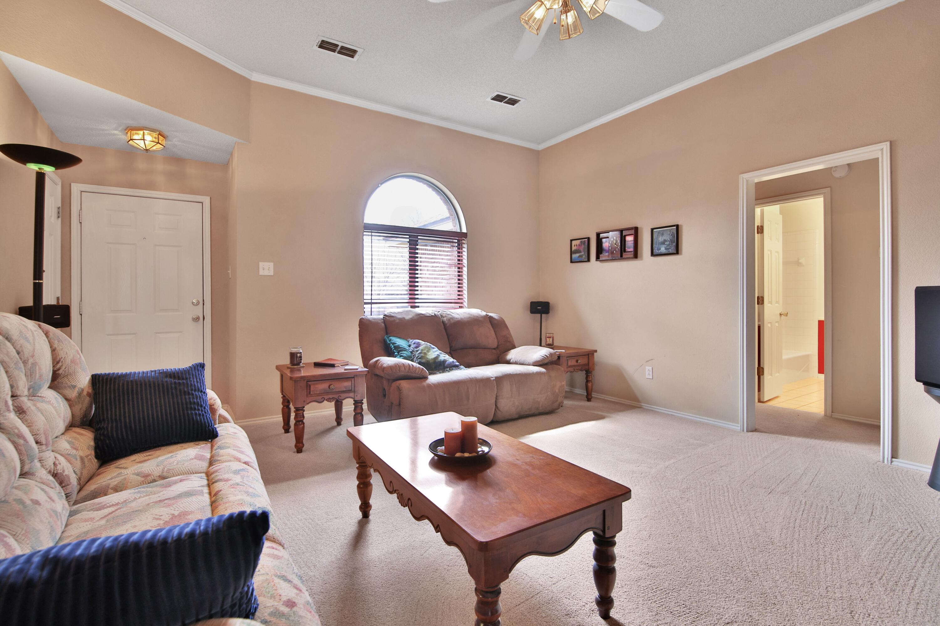 2322 94th Street Lubbock, TX 79423 - Photo 5 of 29 IMG_3901