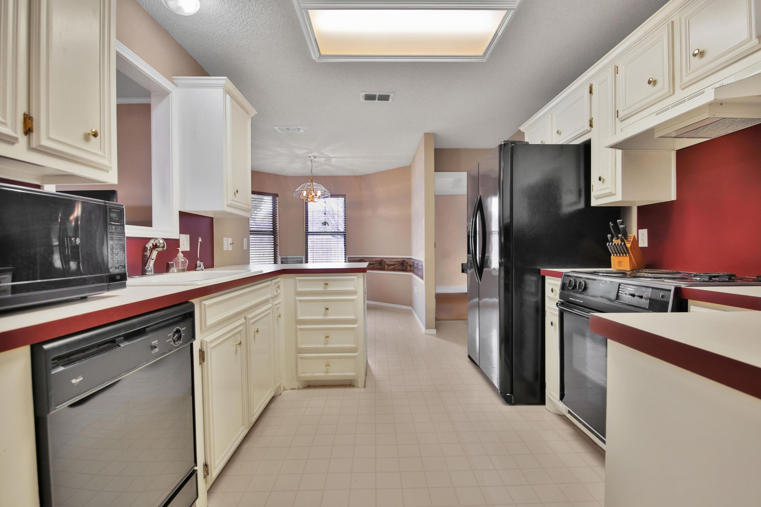 2322 94th Street Lubbock, TX 79423 - Photo 7 of 29 IMG_3918