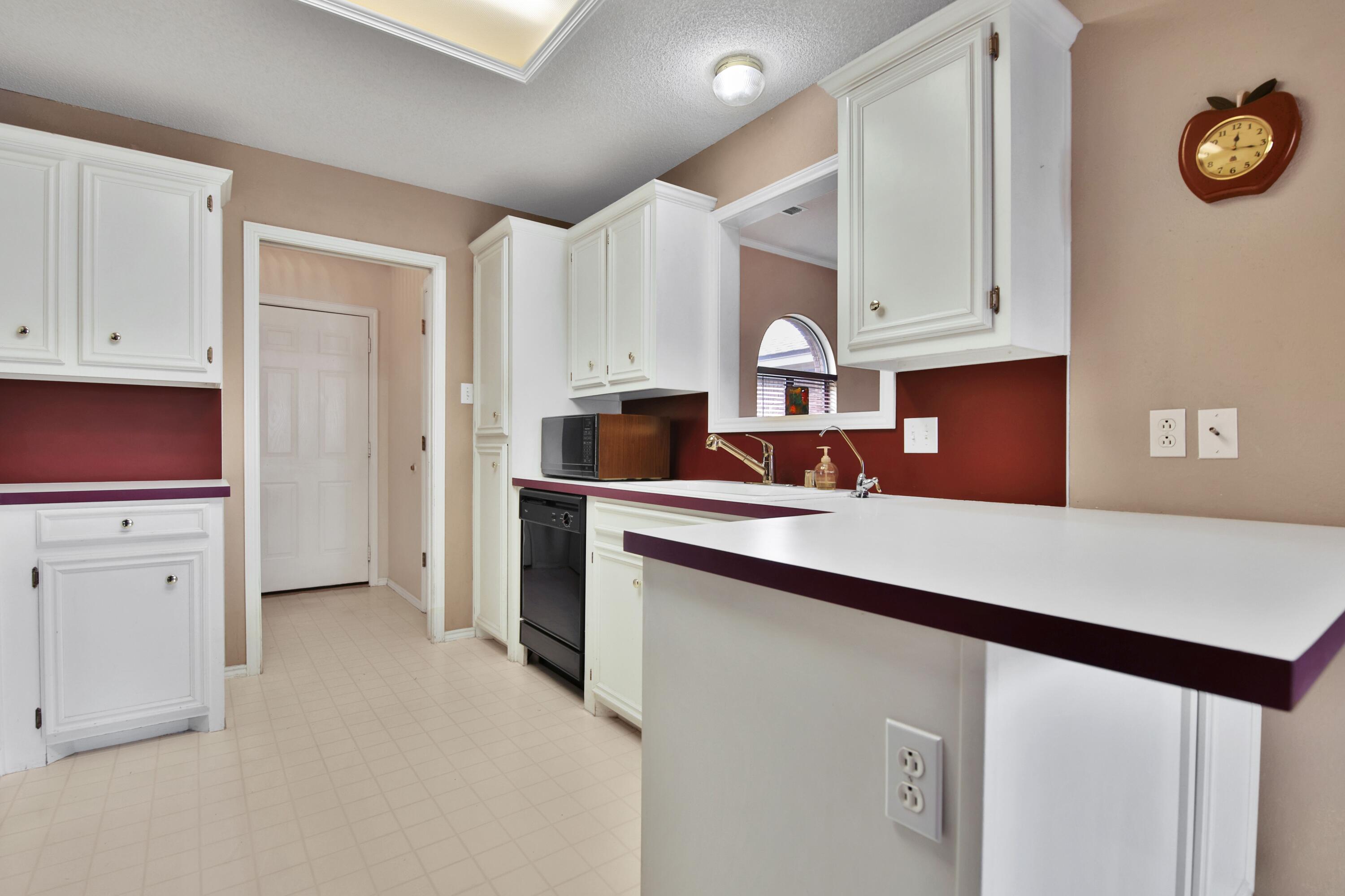 2322 94th Street Lubbock, TX 79423 - Photo 8 of 29 IMG_3914