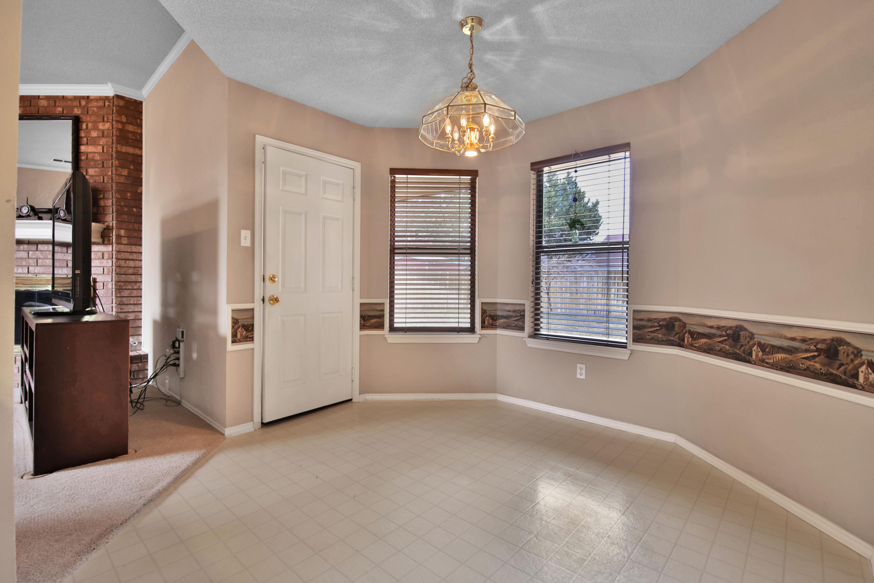 2322 94th Street Lubbock, TX 79423 - Photo 9 of 29 IMG_3915