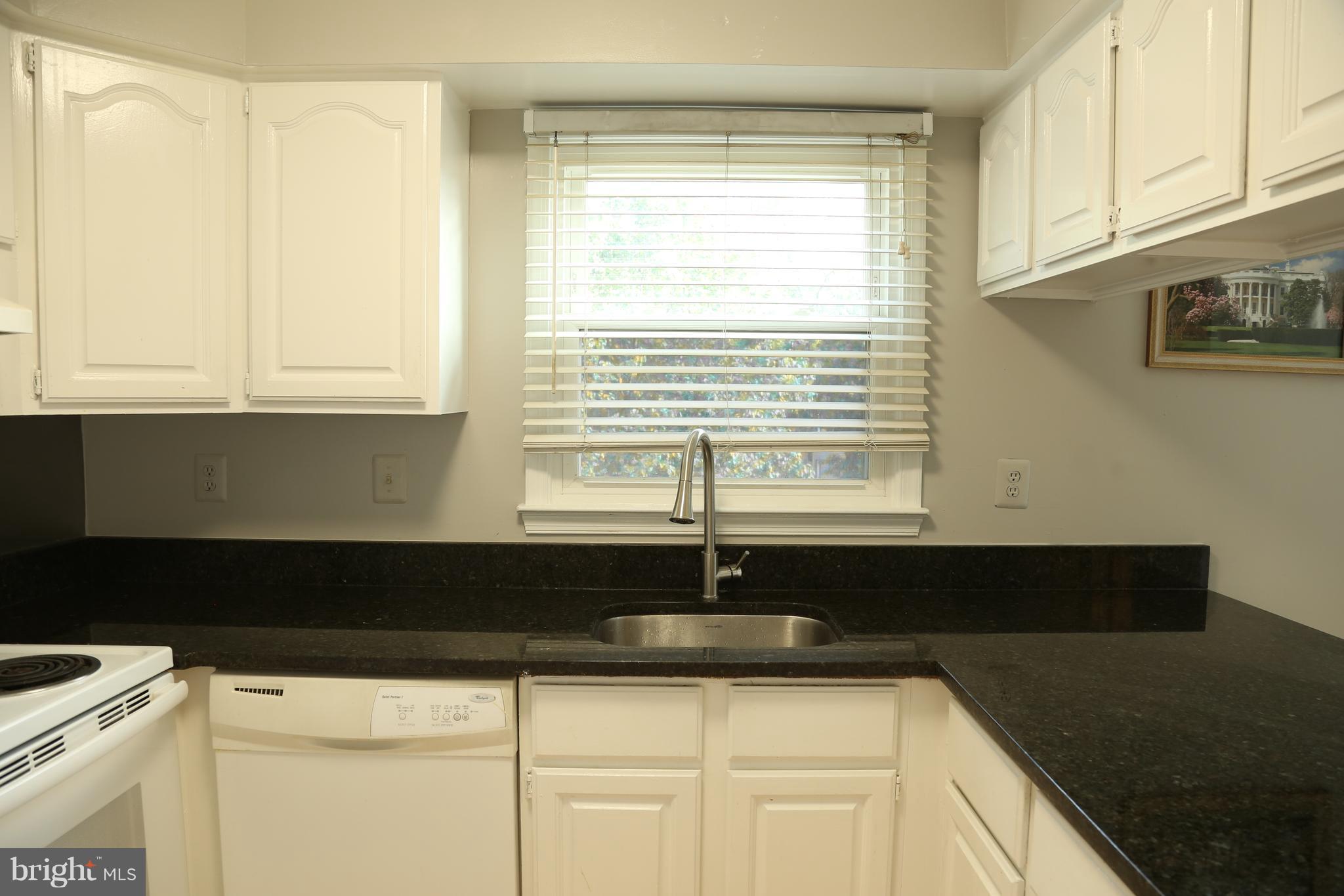 11316 Baritone Court Silver Spring, MD 20901 - Photo 10 of 25 Kitchen