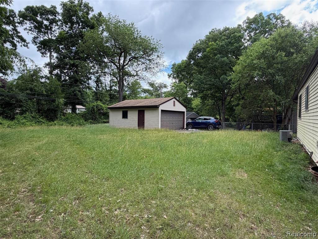 718 West Baker Road Highland, MI 48357 - Photo 6 of 7