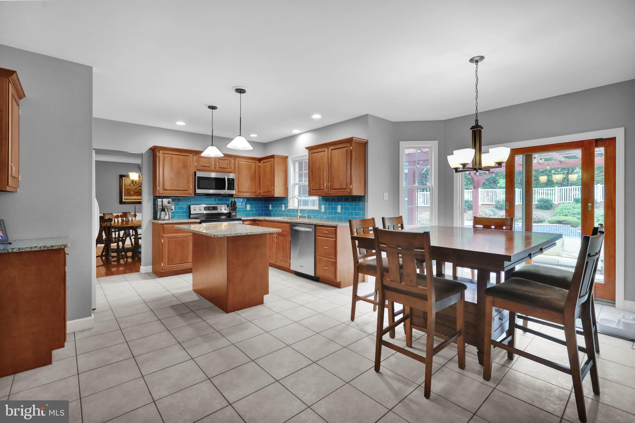 4189 Hill Terrace Drive Sinking Spring, PA 19608 - Photo 41 of 75 Kitchen & Breakfast Nook