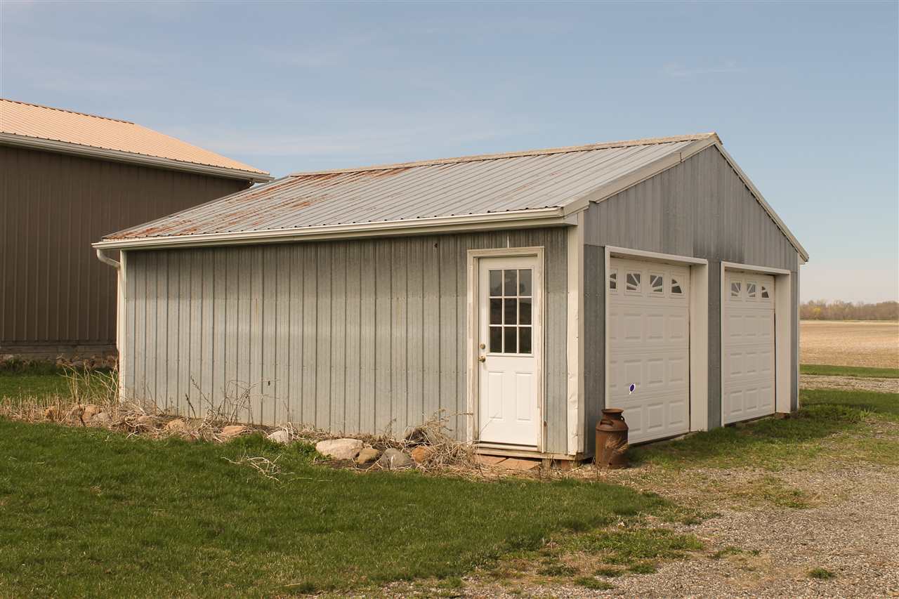 19422 Stuart Road Chesaning, MI 48616 - Photo 8 of 28 31377778-7.JPG