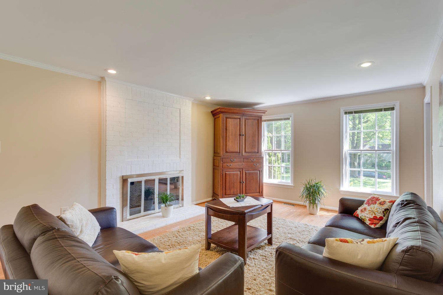 1524 Laurel Hill Road Vienna, VA 22182 - Photo 9 of 29 a living room with furniture and a window