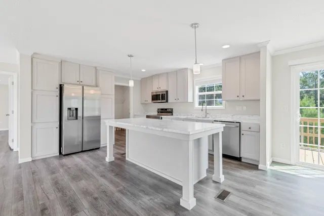 $324,500 | 253 Cross Estates Lane, Cross, SC 29436