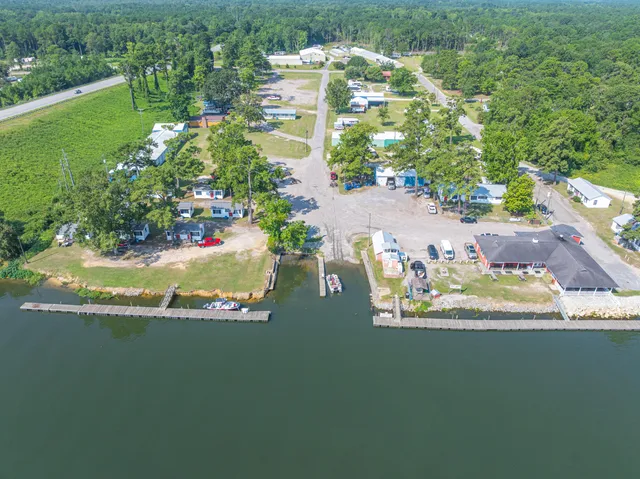 $324,500 | 253 Cross Estates Lane, Cross, SC 29436