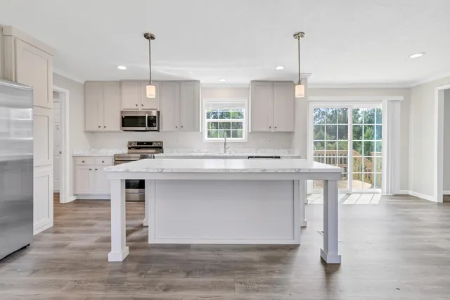 $324,500 | 253 Cross Estates Lane, Cross, SC 29436