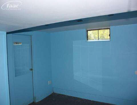1232 South Vassar Road Burton, MI 48509 - Photo 7 of 27 20152652-6.JPG