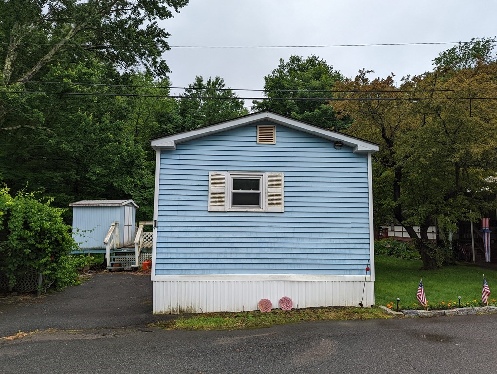 42 Adams Road, Unit 1 Greenfield, MA 01301 - Photo 4 of 17 Gallery Image 4