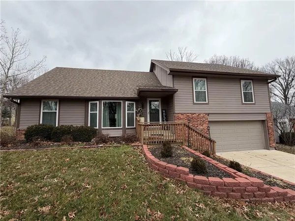 $425,000 | 14640 West 90th Street, Lenexa, KS 66215