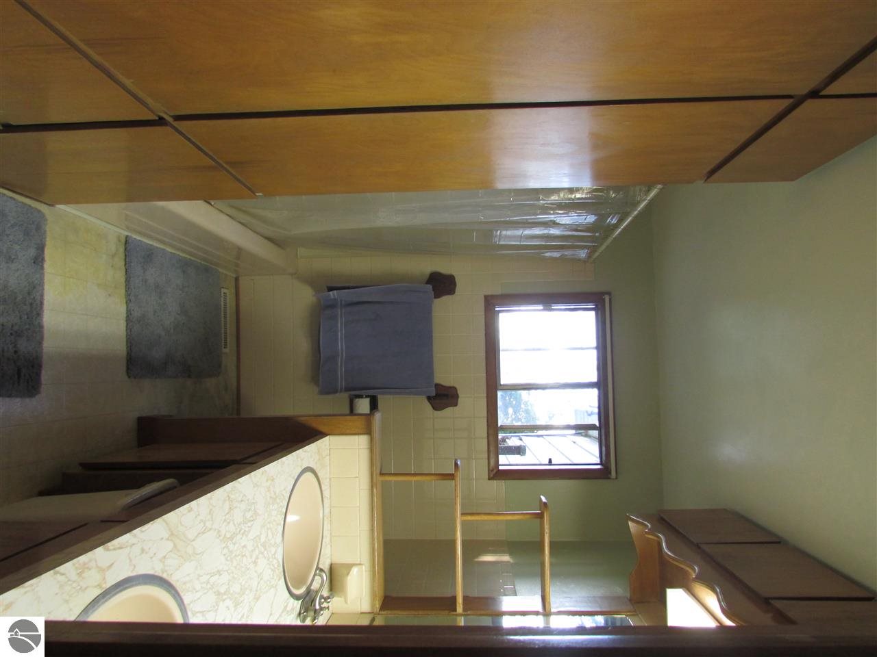6450 South Loomis Road Shepherd, MI 48883 - Photo 5 of 23 1785657-4.JPG