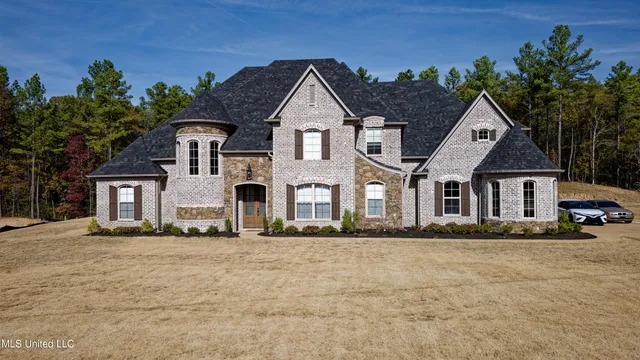$685,000 | 11282 Vicki's Lane, Olive Branch, MS 38654