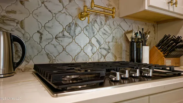 $685,000 | 11282 Vicki's Lane, Olive Branch, MS 38654