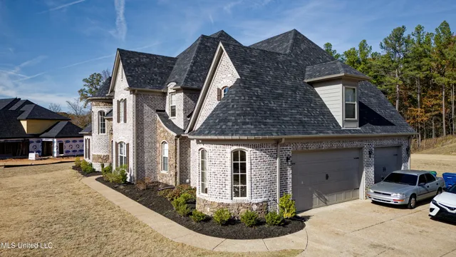 $685,000 | 11282 Vicki's Lane, Olive Branch, MS 38654