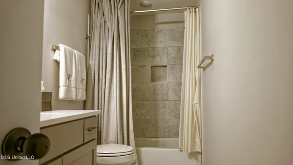 $685,000 | 11282 Vicki's Lane, Olive Branch, MS 38654