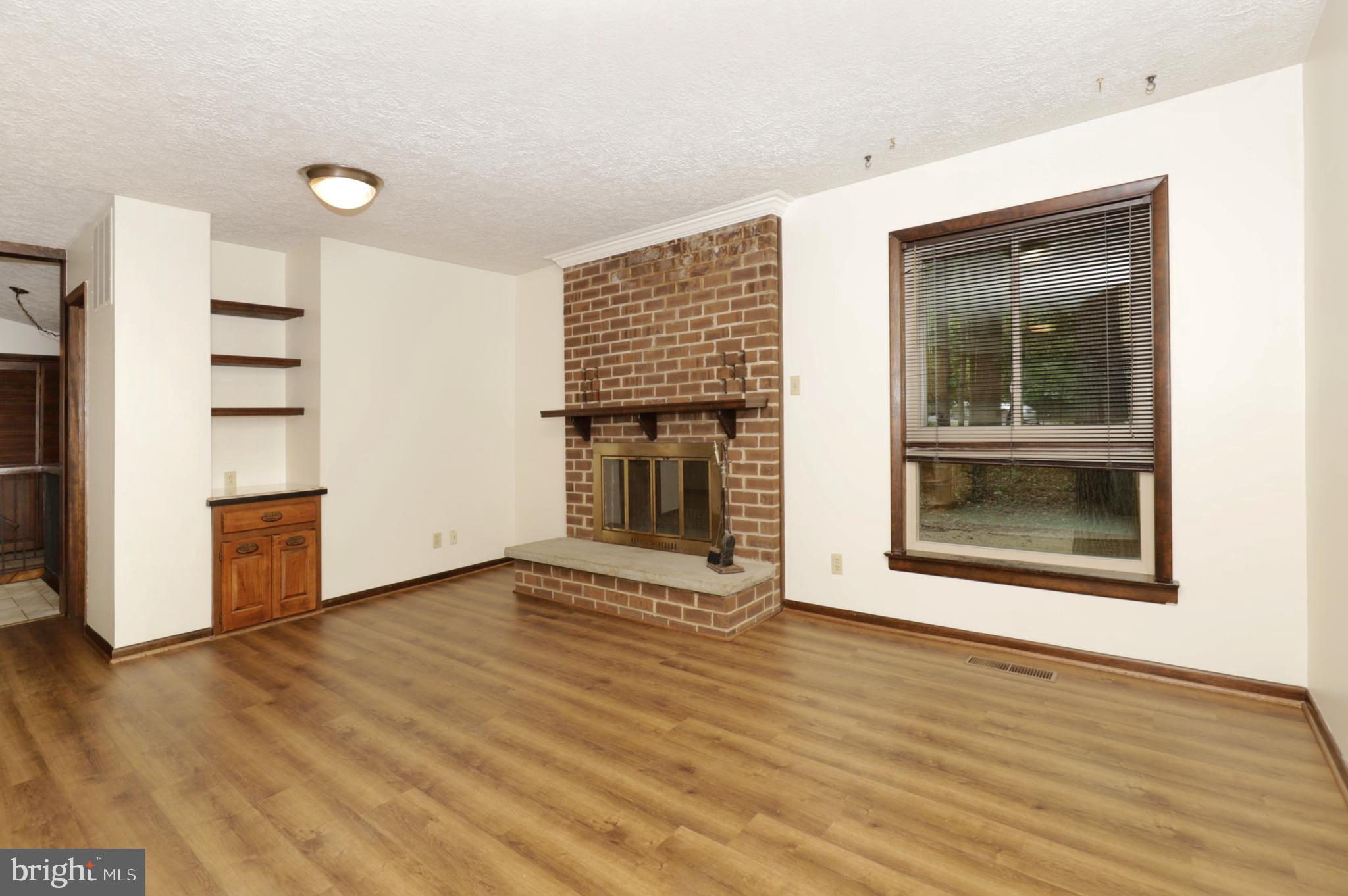11800 Wolf Run Lane Clifton, VA 20124 - Photo 19 of 56 Family Room