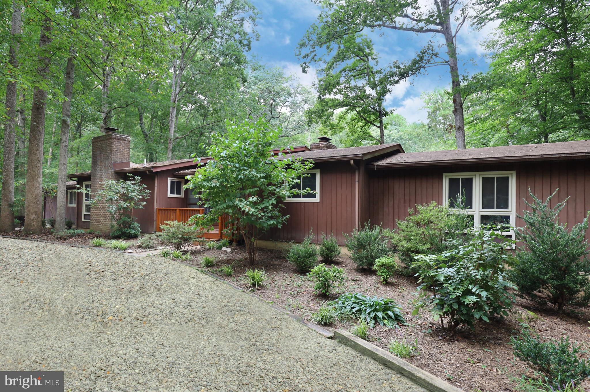 11800 Wolf Run Lane Clifton, VA 20124 - Photo 2 of 56 Front Exterior