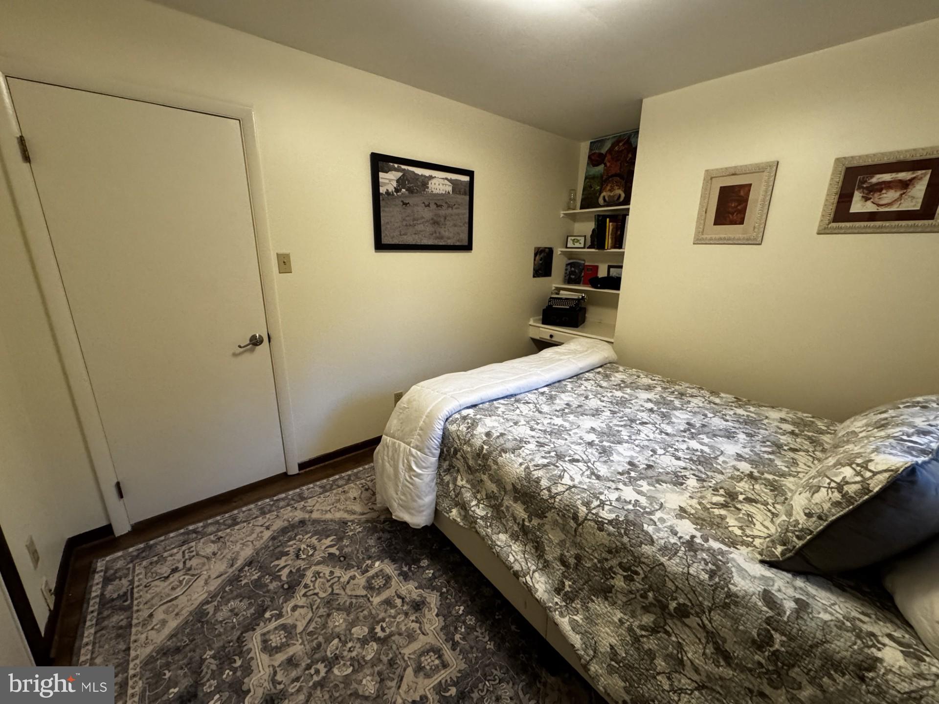 11800 Wolf Run Lane Clifton, VA 20124 - Photo 27 of 56 Furnished bedroom