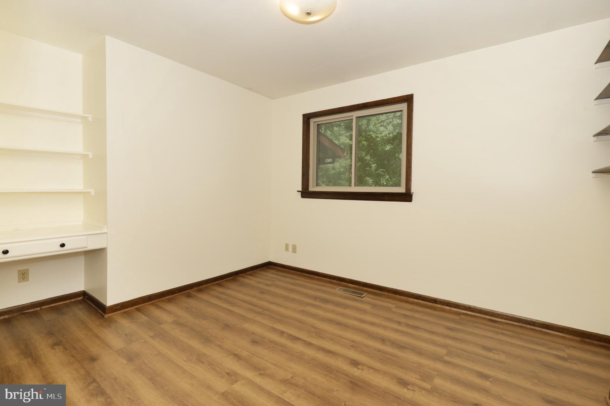 11800 Wolf Run Lane Clifton, VA 20124 - Photo 34 of 56 Bedroom #3