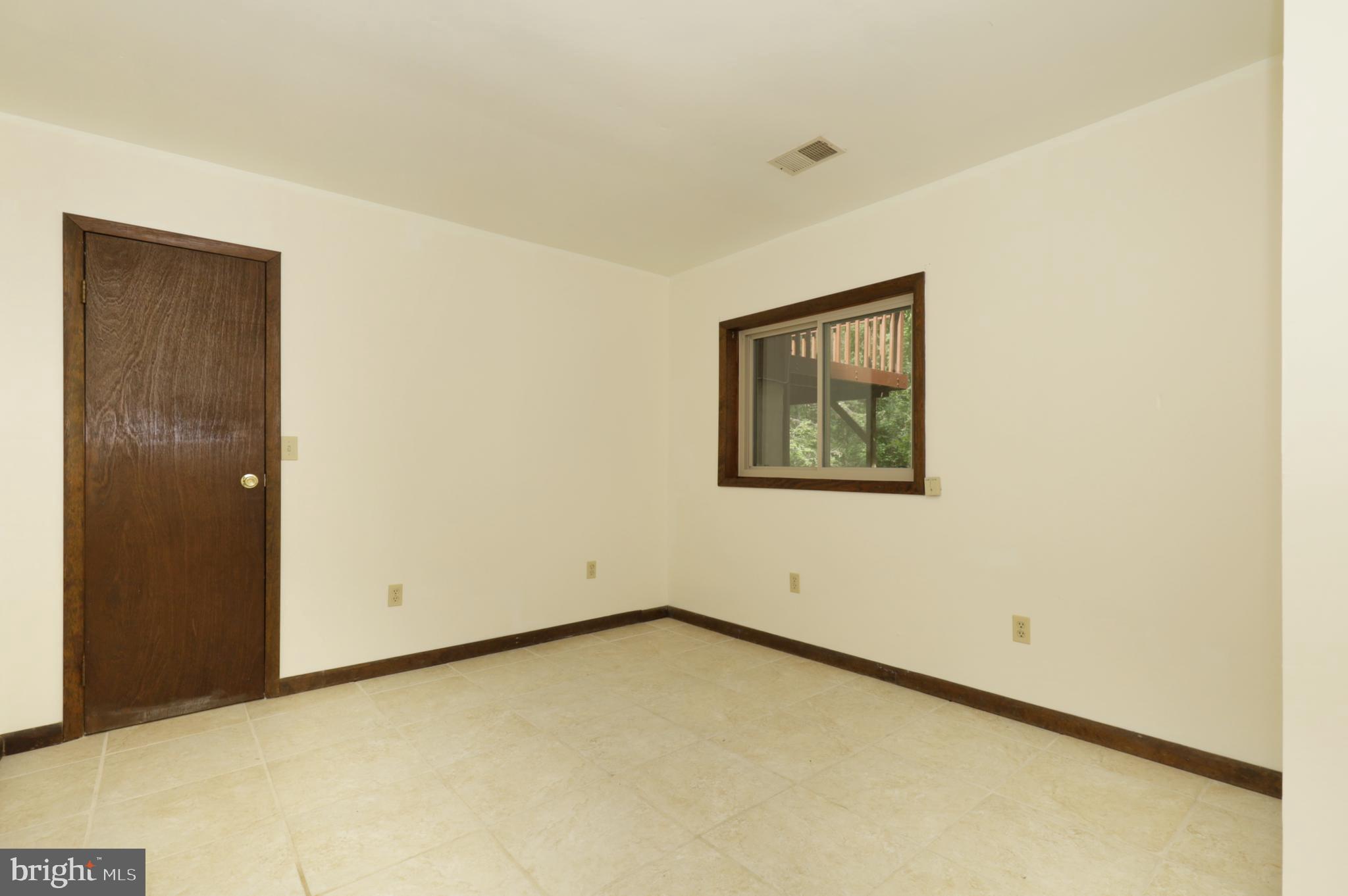 11800 Wolf Run Lane Clifton, VA 20124 - Photo 36 of 56 4th Bedroom