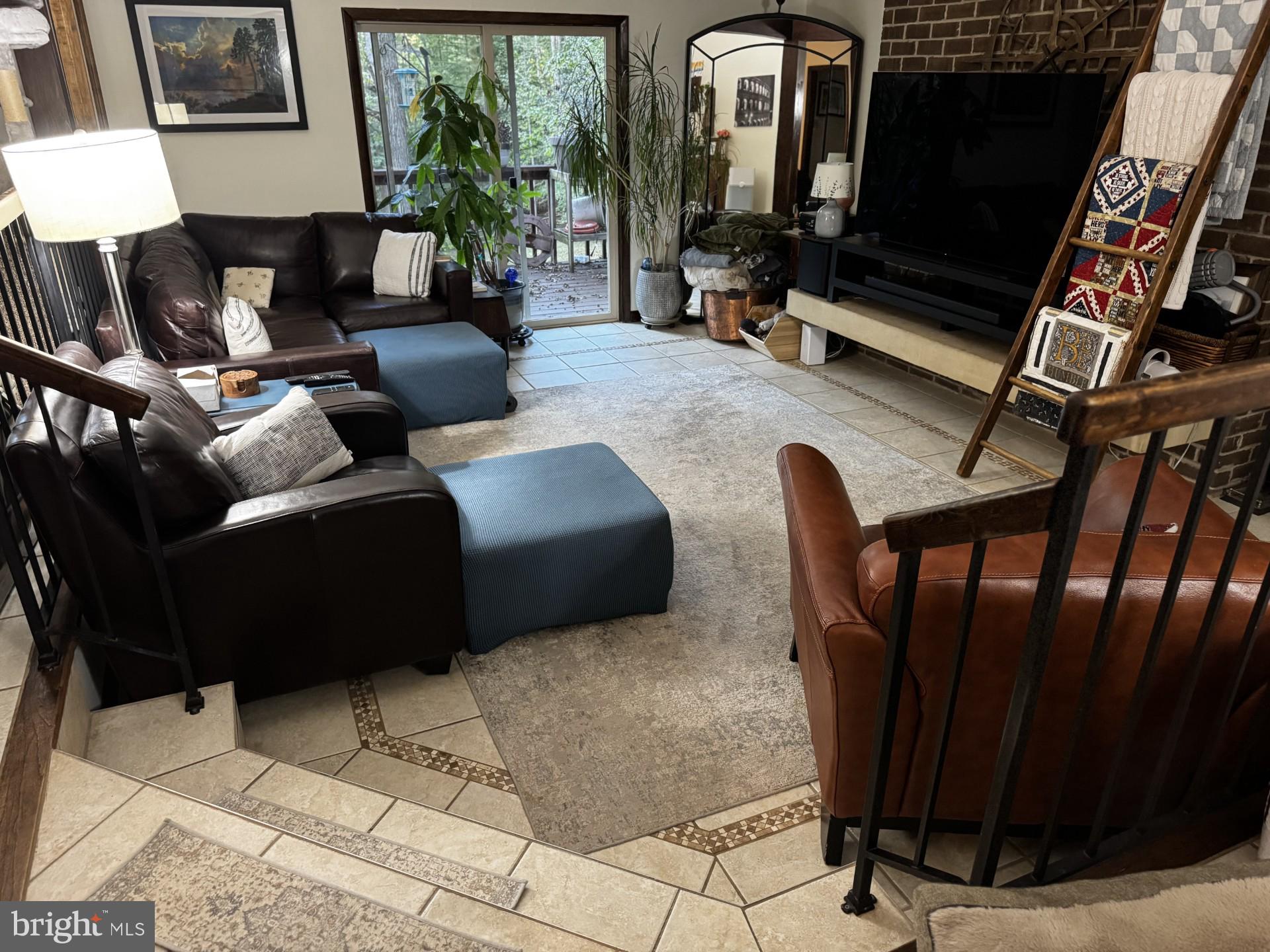 11800 Wolf Run Lane Clifton, VA 20124 - Photo 7 of 56 Living room