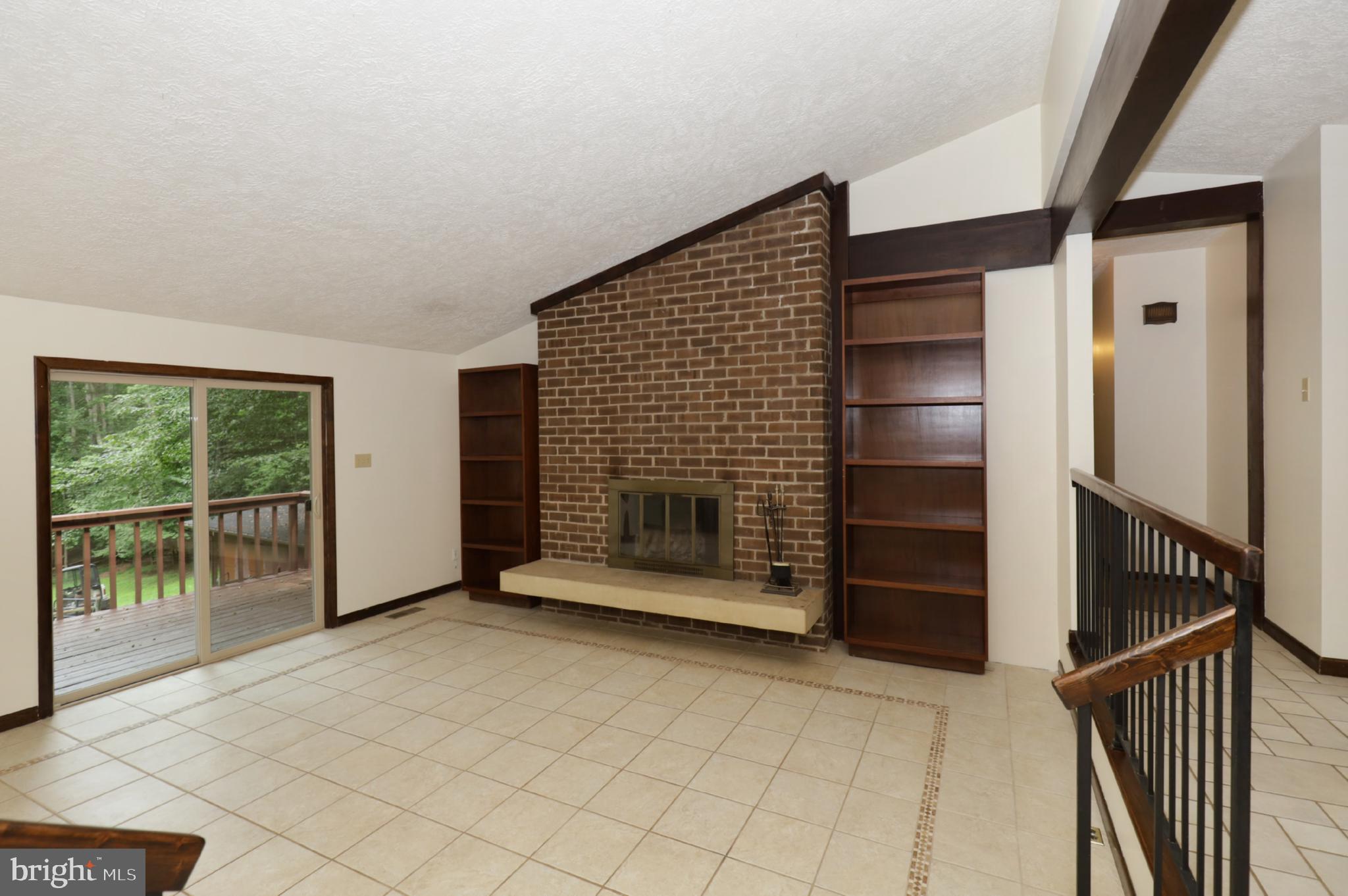 11800 Wolf Run Lane Clifton, VA 20124 - Photo 10 of 56 Living Room
