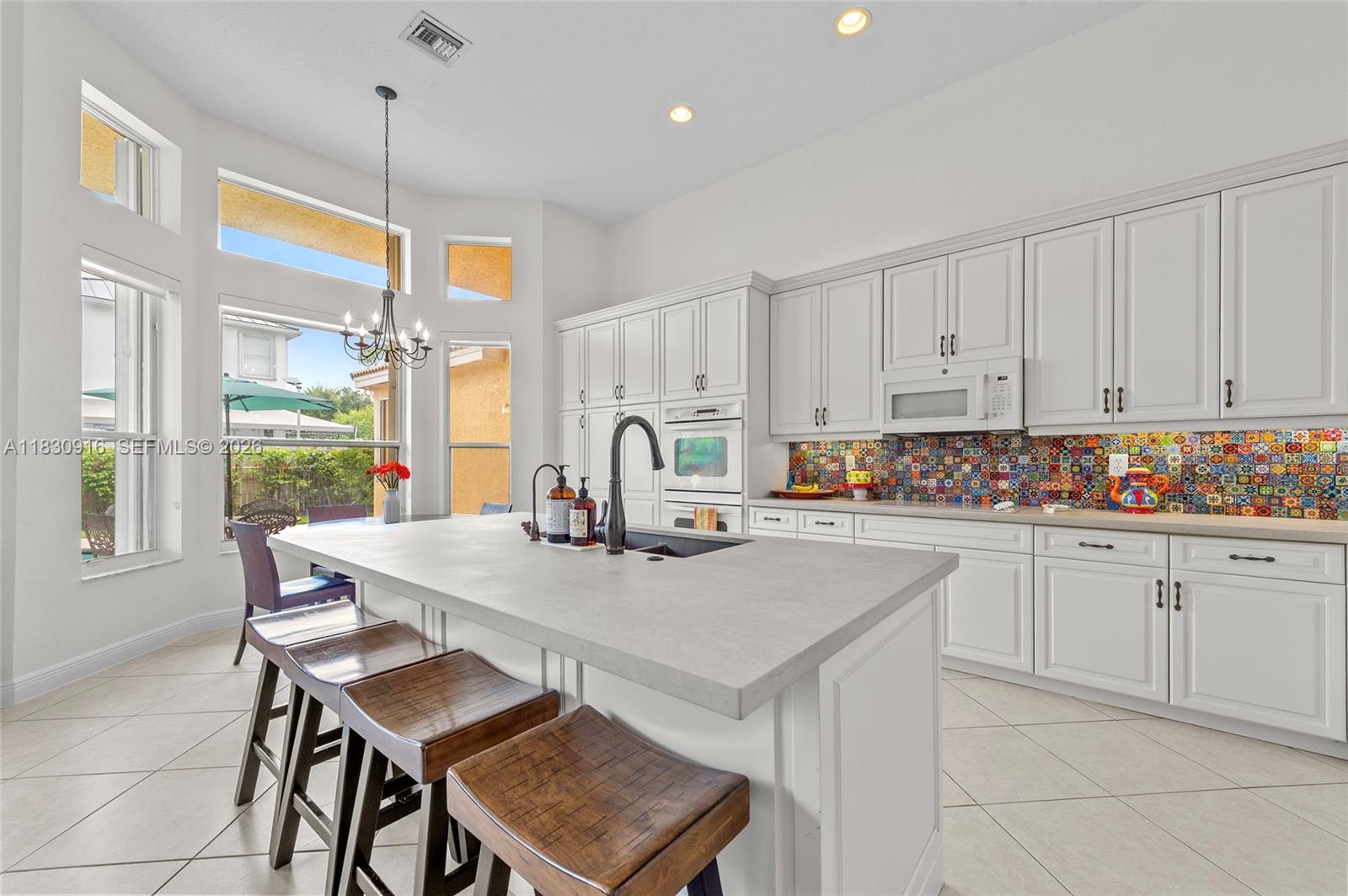 19442 Southwest 39th Street Miramar, FL 33029 - Photo 4 of 29