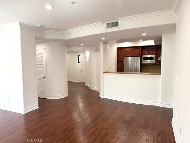 $5,250 | 12045 Hoffman Street, Unit 308, Studio City, CA 91604