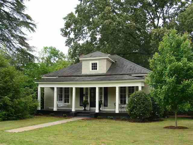 711 College Avenue Anderson, SC 29621 - Photo 1 of 10 Gallery Image 1