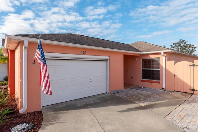 $329,900 | 620 Nuevo Leon Lane, The Villages, FL 32159