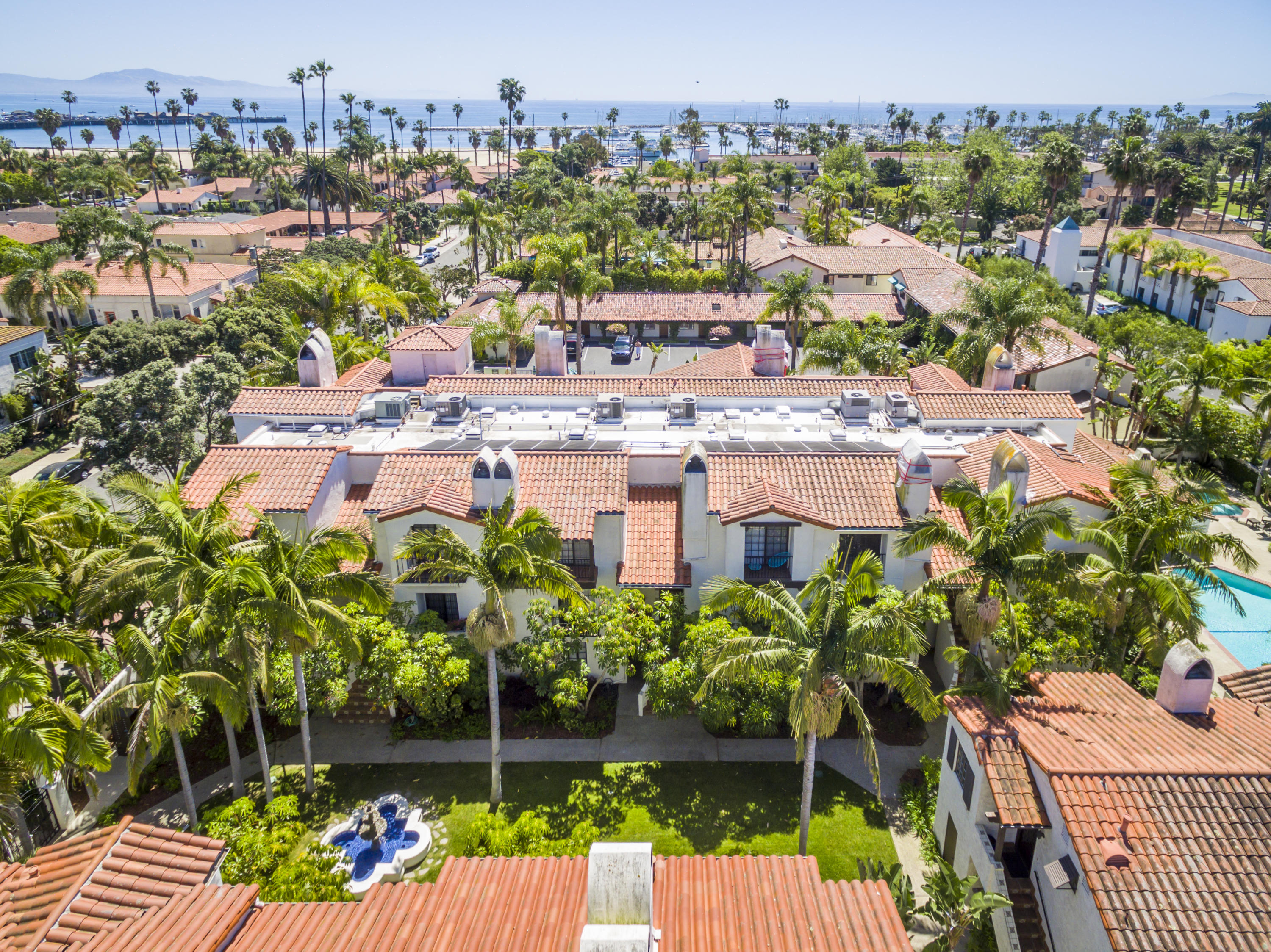 121 Bath Street, Unit D4 Santa Barbara, CA 93101 - Photo 13 of 15 Wonderful Courtyard