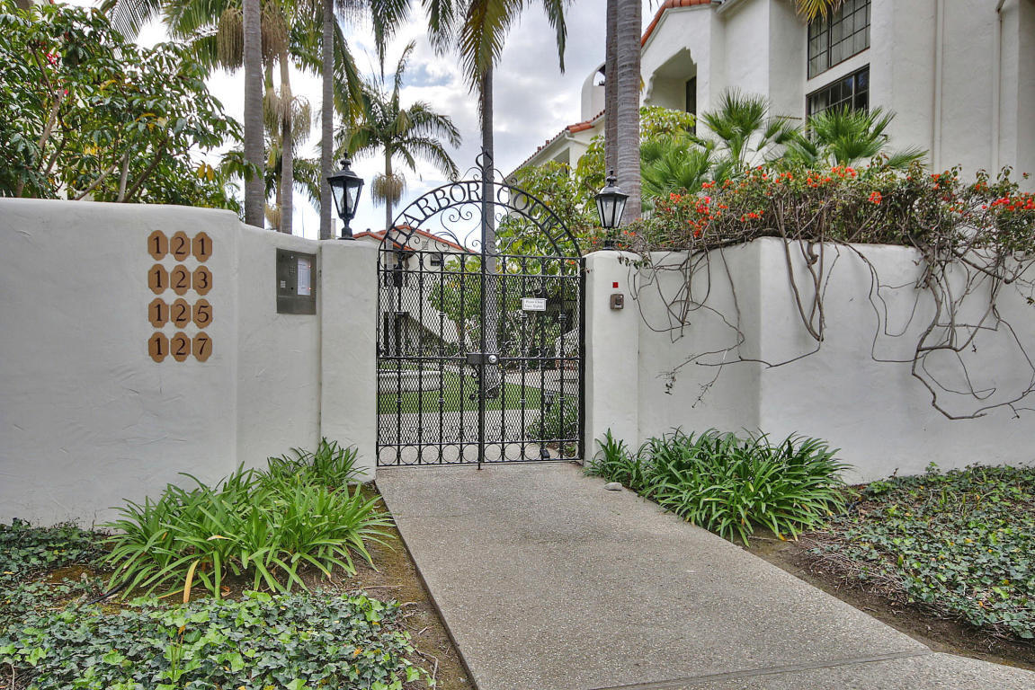 121 Bath Street, Unit D4 Santa Barbara, CA 93101 - Photo 8 of 15 Front Gate