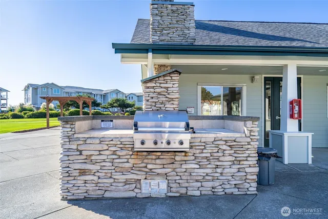 a view of building with outdoor space