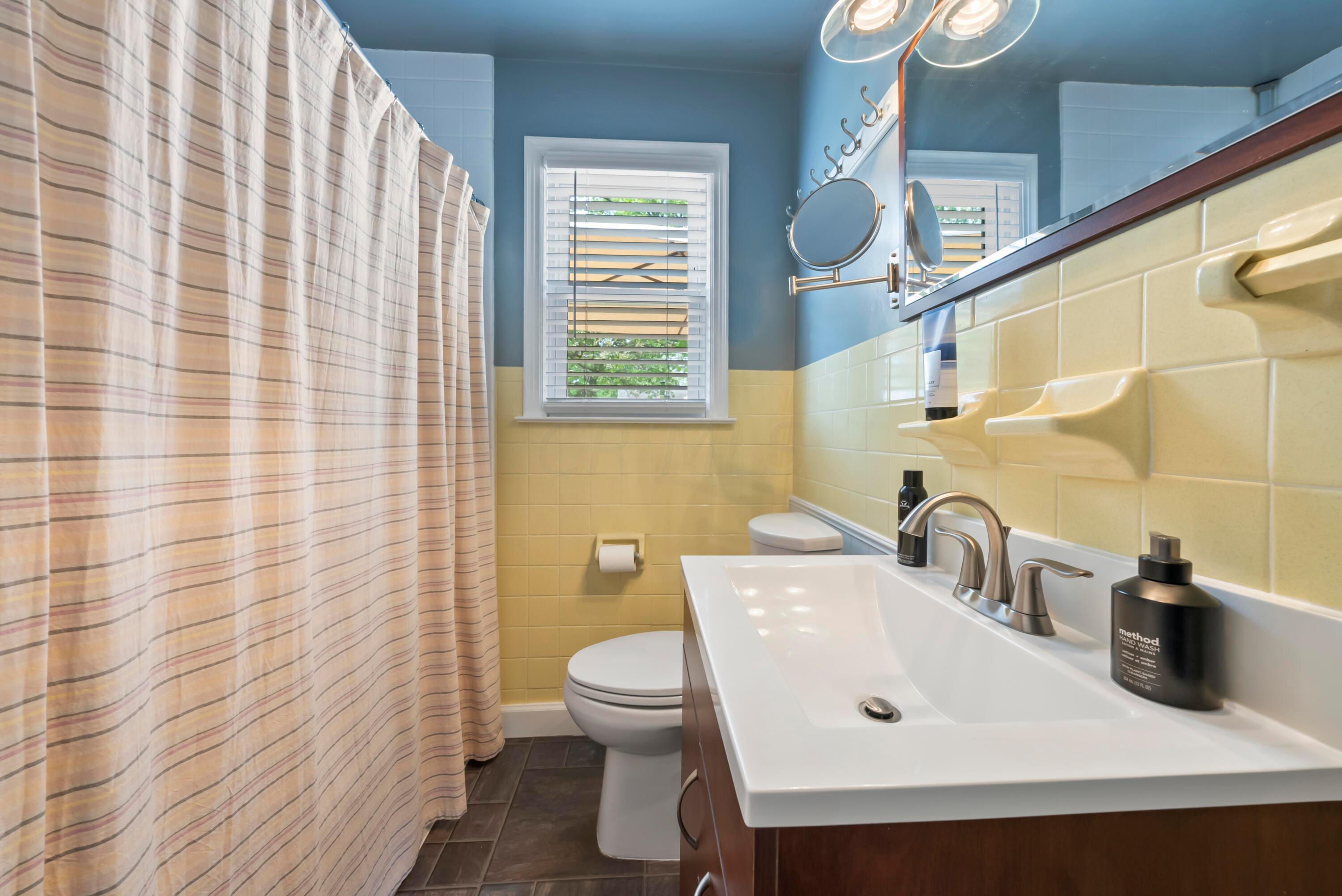 107 North Chesterfield Road Columbus, OH 43209 - Photo 16 of 34 DSC06317
