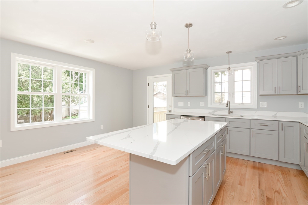15 B Mars Street Worcester, MA 01607 - Photo 11 of 42 Gallery Image 11