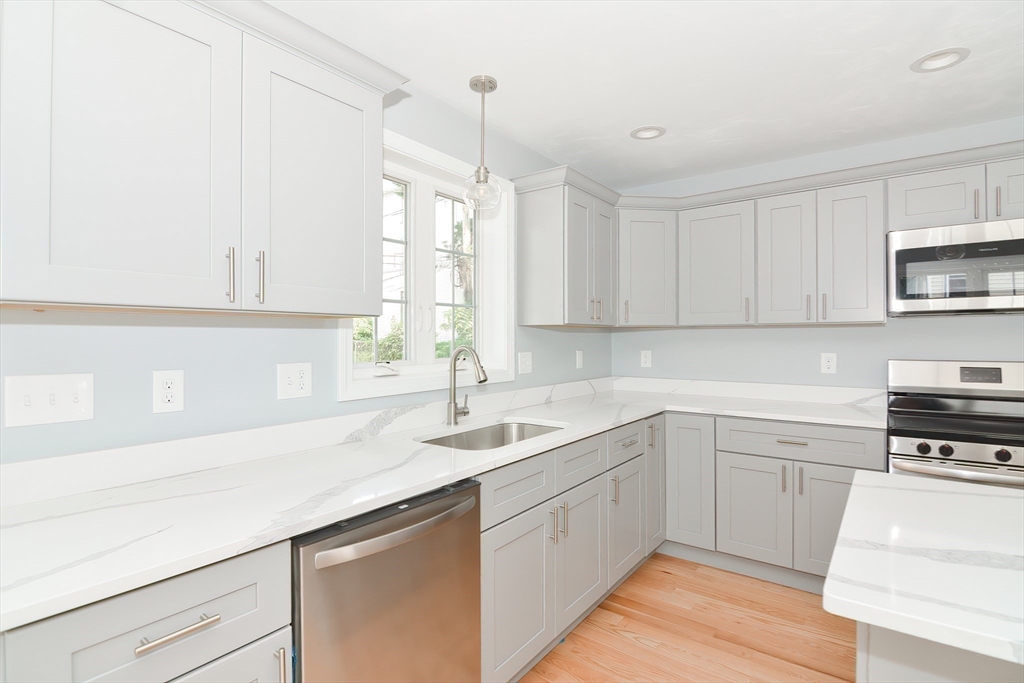 15 B Mars Street Worcester, MA 01607 - Photo 13 of 42 Gallery Image 13