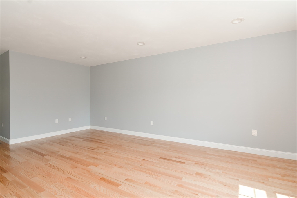15 B Mars Street Worcester, MA 01607 - Photo 22 of 42 Gallery Image 22