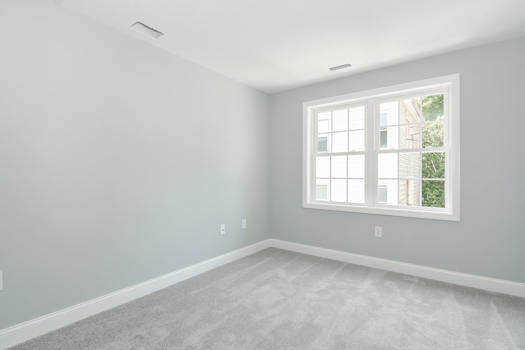 15 B Mars Street Worcester, MA 01607 - Photo 35 of 42 Gallery Image 35