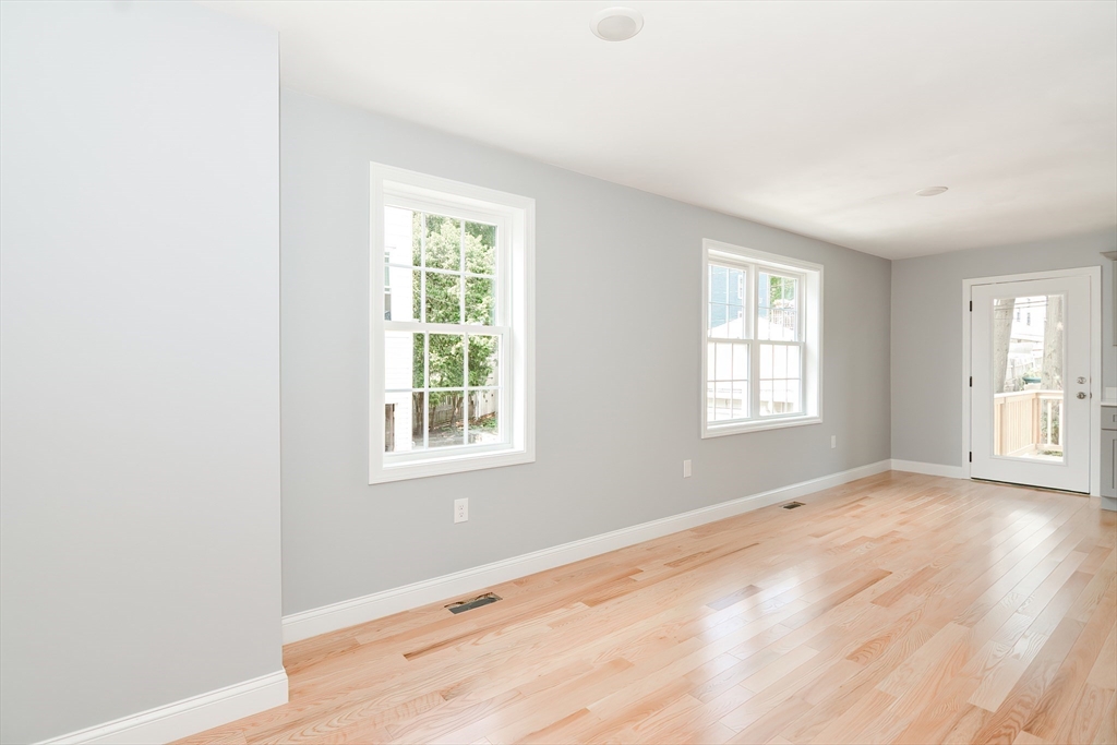 15 B Mars Street Worcester, MA 01607 - Photo 8 of 42 Gallery Image 8