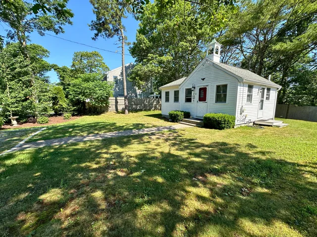 $2,200 | 40 Bradford Road, West Yarmouth, MA 02673