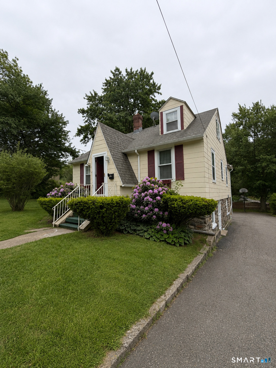 449 Oakville Avenue Waterbury, CT 06708 - Photo 10 of 13