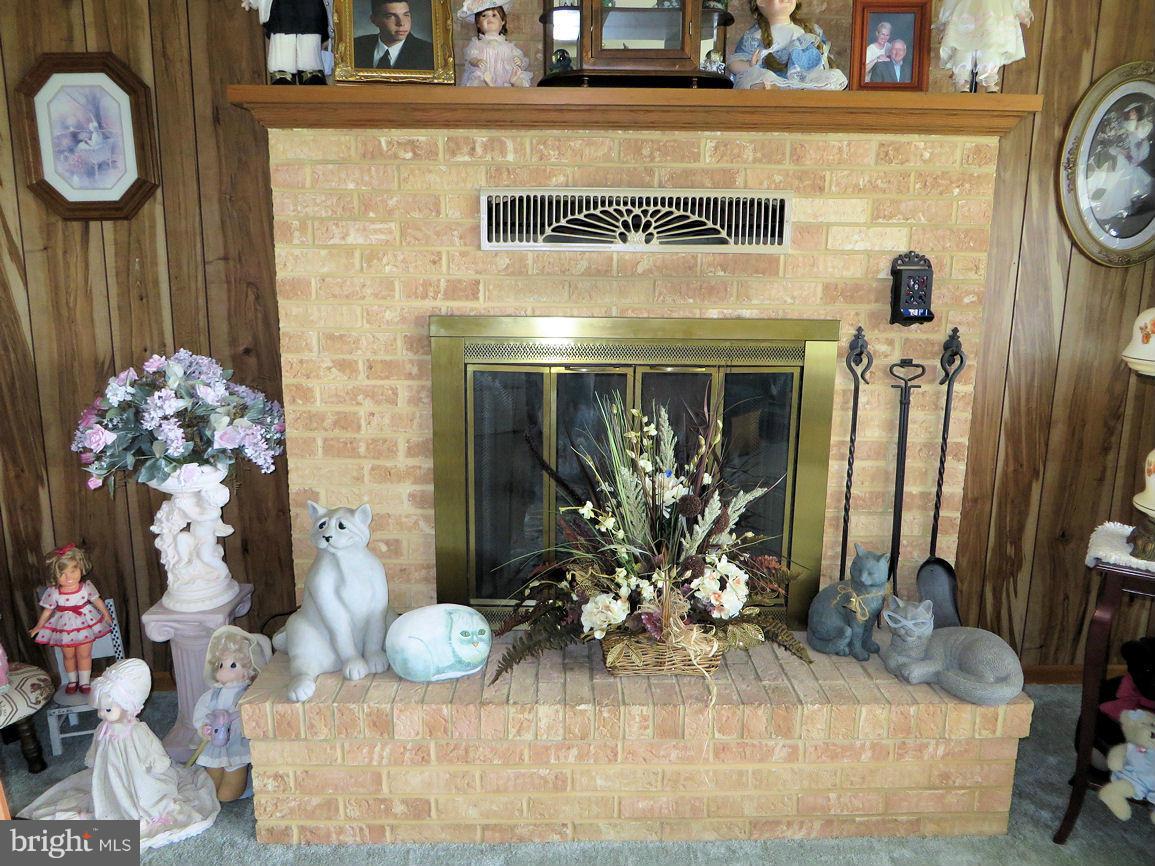 1065 Mud Level Road Shippensburg, PA 17257 - Photo 6 of 30 Living Room