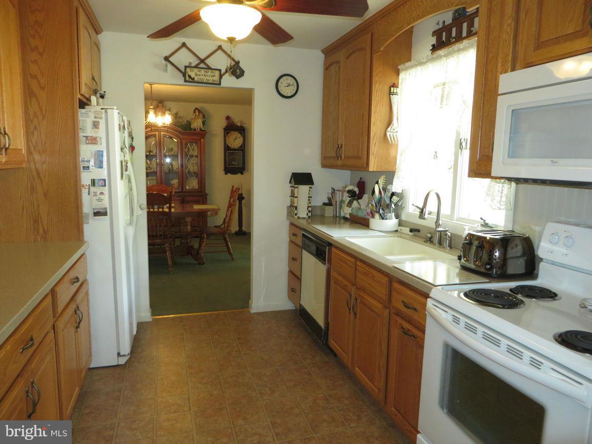 1065 Mud Level Road Shippensburg, PA 17257 - Photo 7 of 30 Kitchen