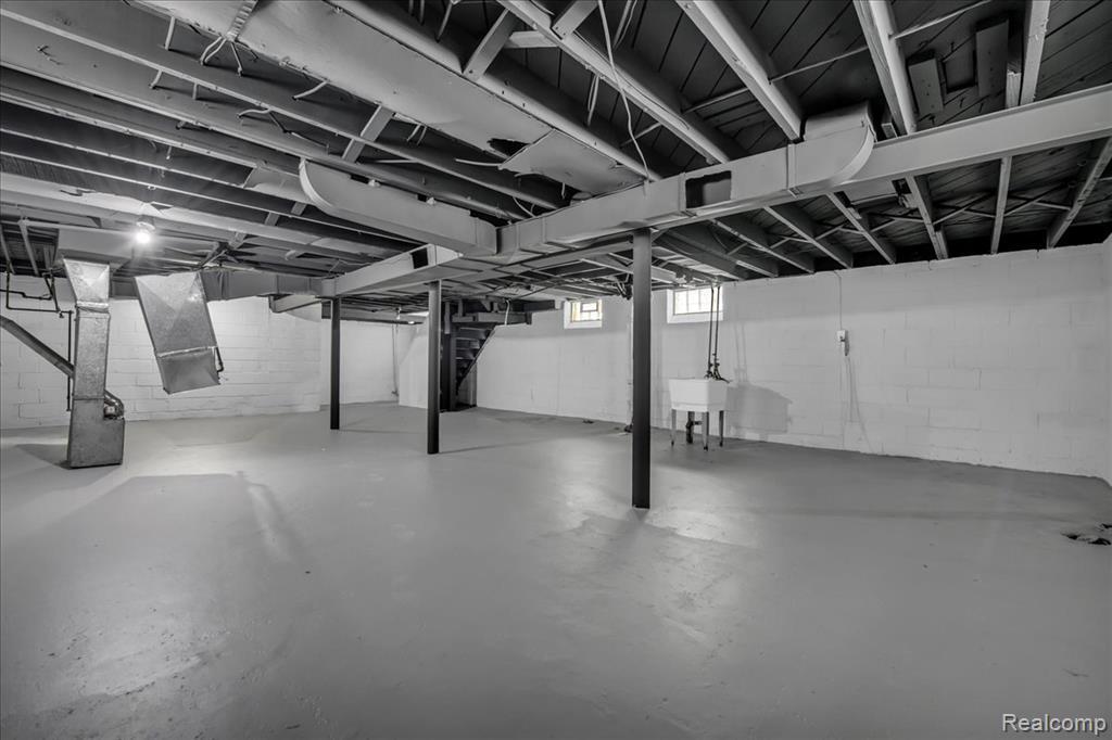 17212 Sunderland Road Detroit, MI 48219 - Photo 23 of 25 GetMedia-13