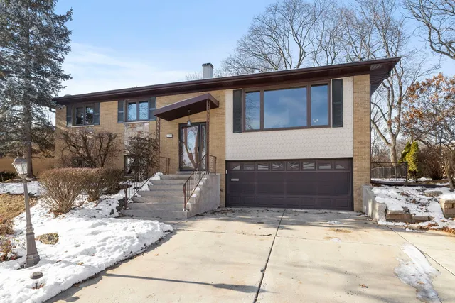 $349,000 | 15340 Maple Drive, Oak Forest, IL 60452