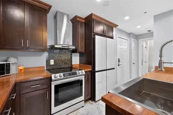 $3,000 | 1075 Peachtree Walk Northeast, Unit A512, Atlanta, GA 30309