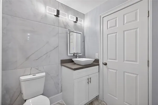 $3,000 | 1075 Peachtree Walk Northeast, Unit A512, Atlanta, GA 30309