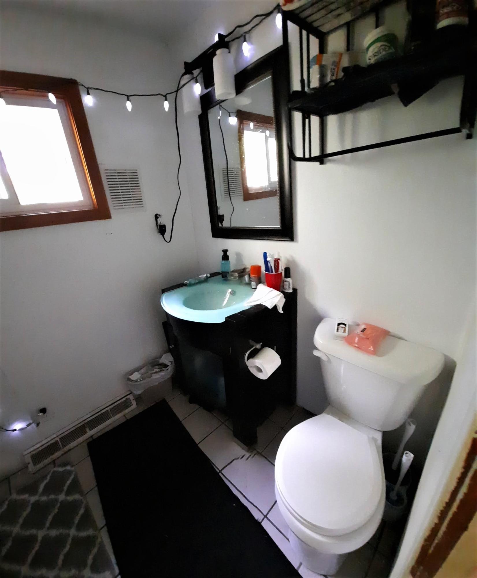 bathroom 4047