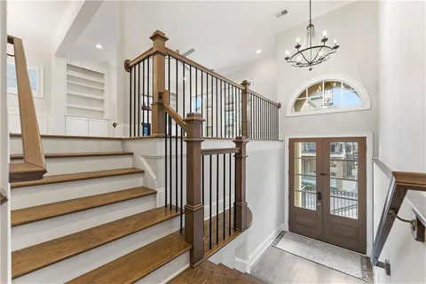a view of entryway with a front door